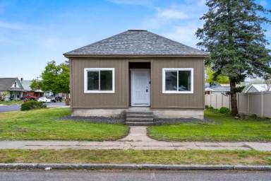 Main picture of 5522 N Regal St