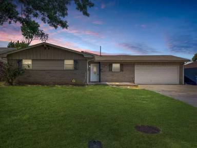 Main picture of 240 S 120th East Ave