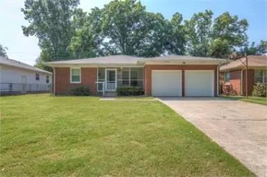Main picture of 1112 E 53rd Pl
