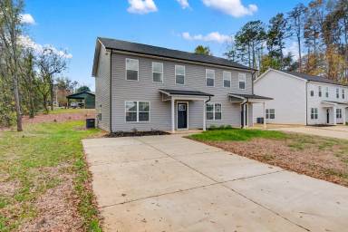 Main picture of 1120 13th Avenue Ct NE