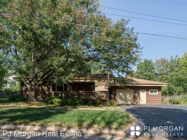 Main picture of 410 E 16th Ave