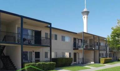 Main picture of 511 E Sahara Ave