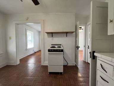 Main picture of 1014 S Lowry St