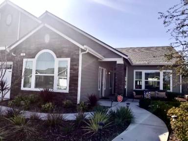 Main picture of 471 Rosewood Ave