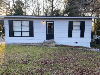 Main picture of 2919 Lansing Ave