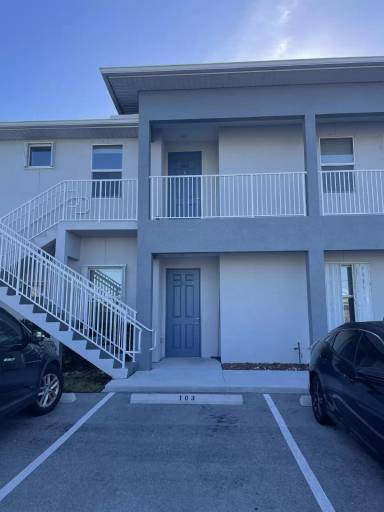 Main picture of 319 Nicholas Pkwy W