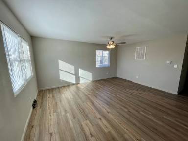 Main picture of 215 E Culton St