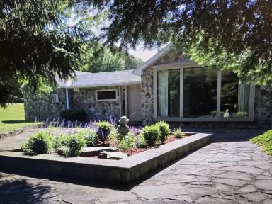 Main picture of 115 Johnson Rd