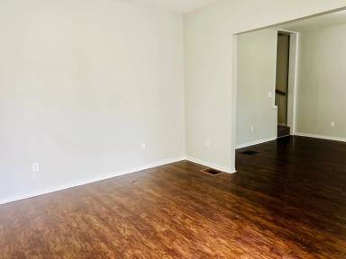 Main picture of 2338 Grand Ave