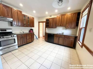 Main picture of 18 Romsey St