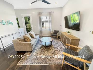 Main picture of 2131 Goodrich Ave