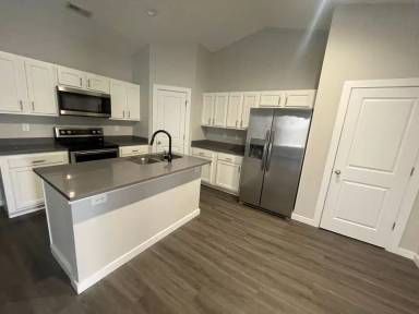 Main picture of 13544 W Haskell Ct