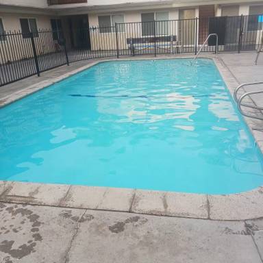 Main picture of 3000 Canyon Crest Dr