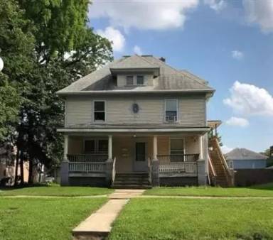 Main picture of 305 W Washington St