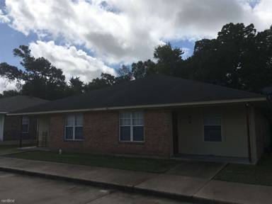 Main picture of 1905 Sbisa Way