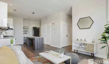 Main picture of 2024 N California Ave