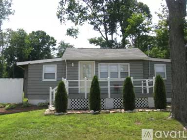 Main picture of 189 Candlewood Lake Rd