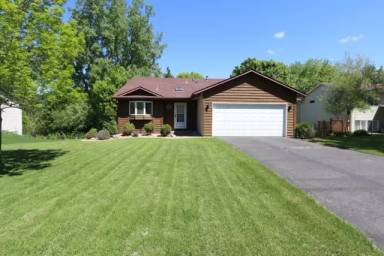 Main picture of Poplar Drive