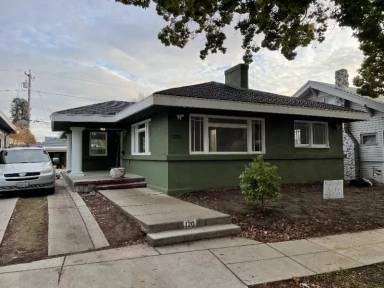 Main picture of 120 Hawthorne Way