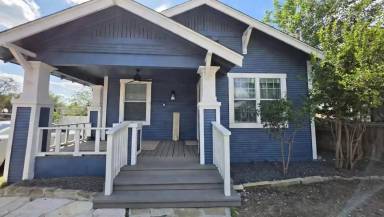 Main picture of 415 S Olive St