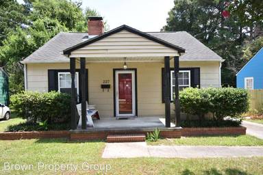 Main picture of 231 Pinecrest Dr
