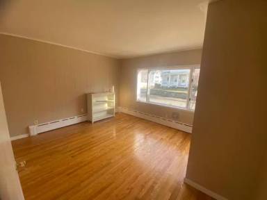 Main picture of 101 N State St