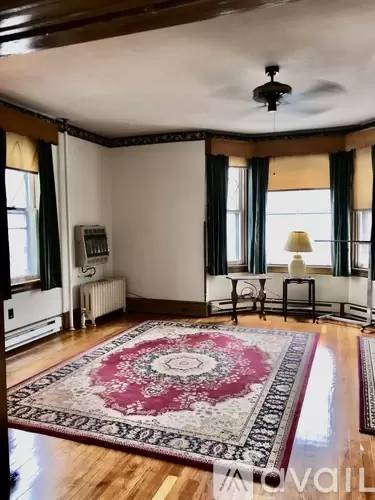 Main picture of 203 W Centre St