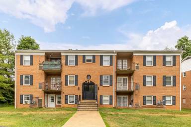 Main picture of 404 Jackson St