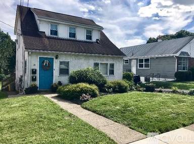 Main picture of 14 Franklin Ave