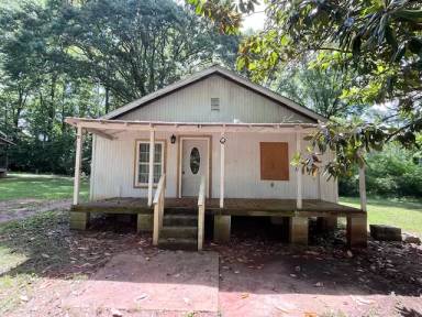 Main picture of 720B Searcy Ave