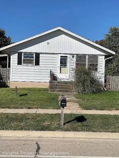 Main picture of 203 N 4th St