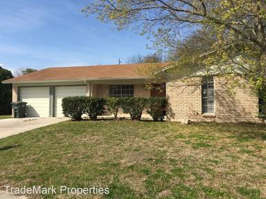 Main picture of 907 Holly St