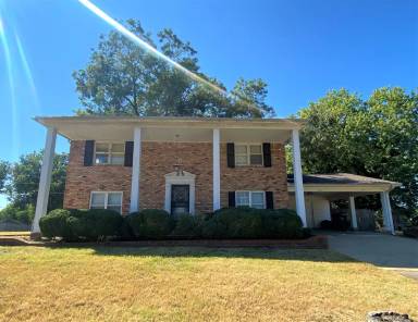 Main picture of 3721 Twinmont St