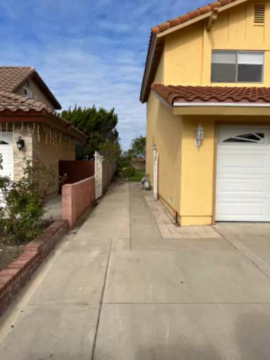 Main picture of 11107 Begonia Ave