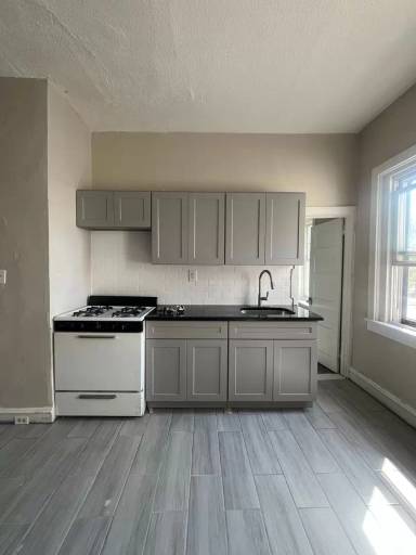 Main picture of 8113 Frankford Ave