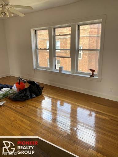Main picture of 3521-29 N Broadway Apartments