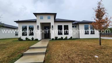 Main picture of 7701 Indian Ridge Trl