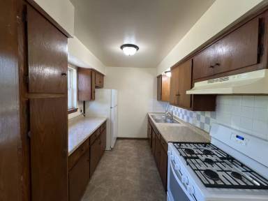 Main picture of 3300 Daisy Ln