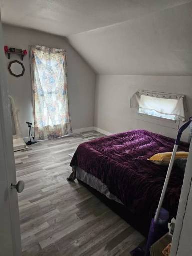 Main picture of 702 Sherman Ave