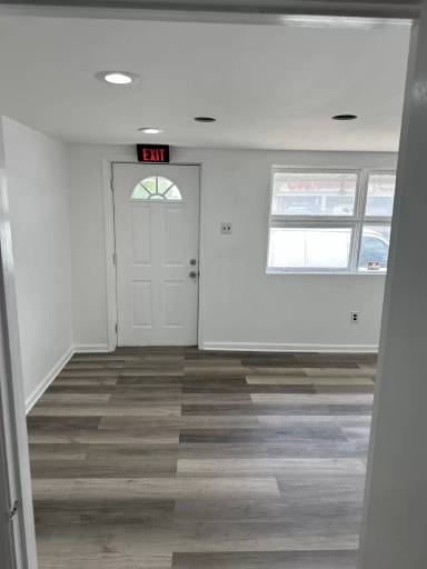 Main picture of 456 S Broadway