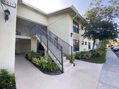 Main picture of 1440 Lake Crystal Dr