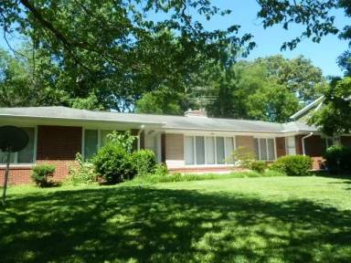 Main picture of 114 S Roberson St