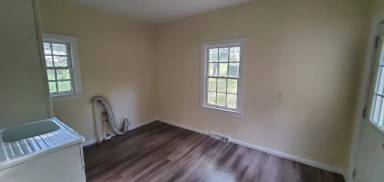 Main picture of 1500 Maple St
