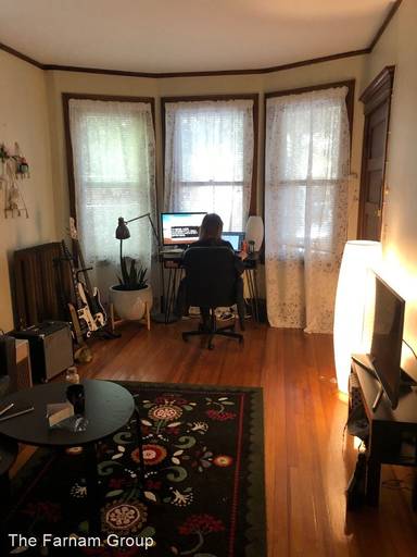 Main picture of 98 Linden St