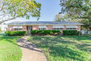 Main picture of 801 Terrace Dr