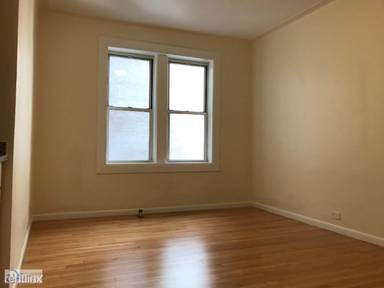 Main picture of 117 W 13th St