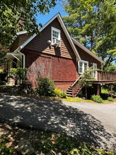 Main picture of 14 Colonial Pl
