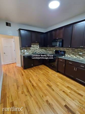 Main picture of 2957 N Milwaukee Ave