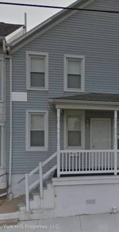 Main picture of 134 1st Ave