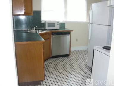 Main picture of 1765 Summit St